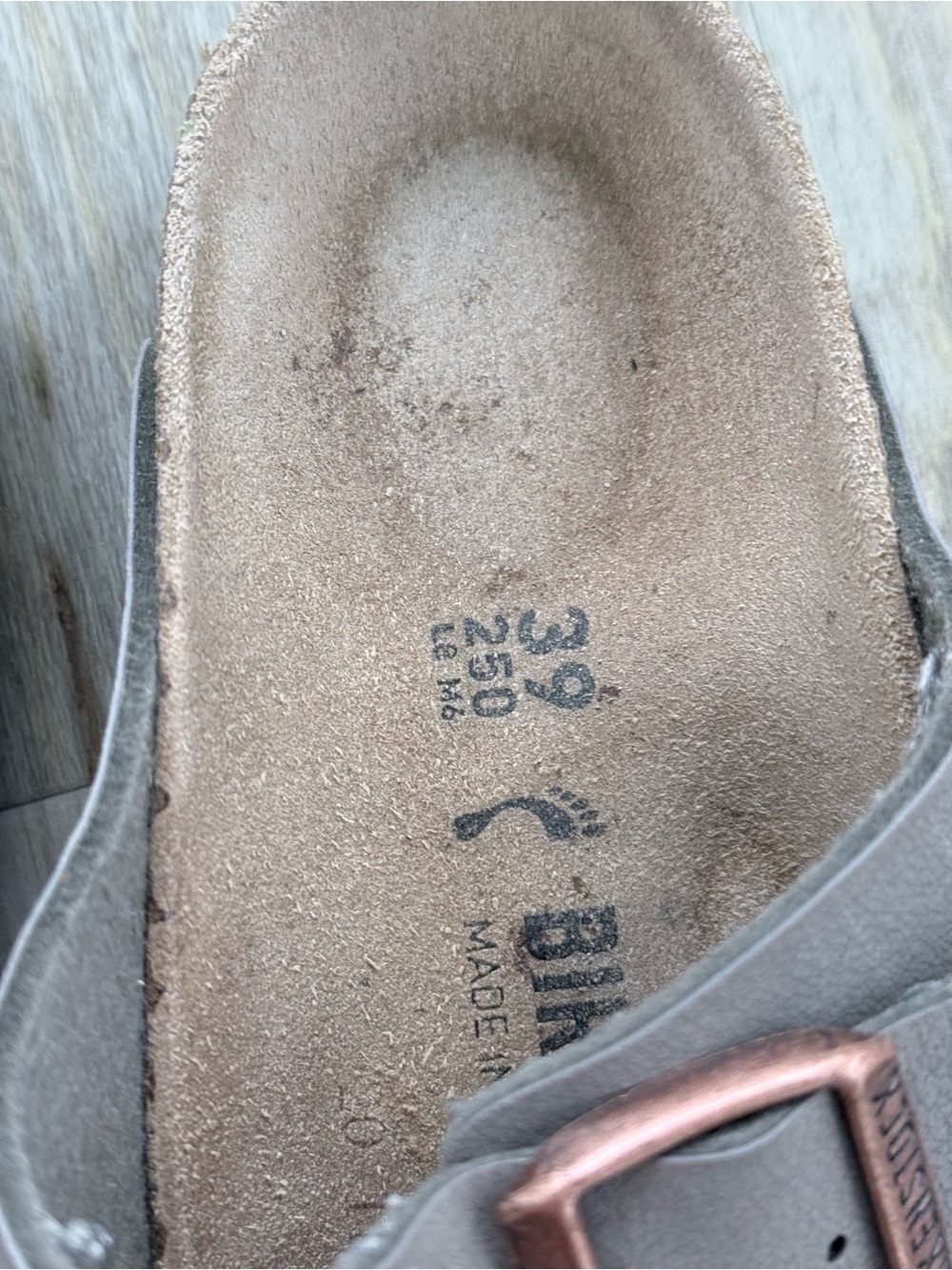 Birkenstock Arizona Sandals – Taupe – EU 39 / US 8-8.5 - Picture 3 of 3